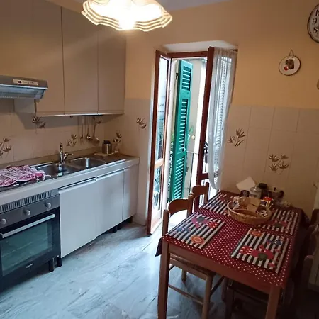 Sopra_lavia Stazione_la Spezia_cinque Terre * Специя